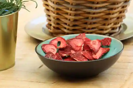 Finished dried strawberries after dehydration